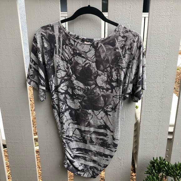 Gray and black Toska top with Roses - Picture 1 of 3